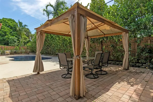 $789,900 | 1834 Northeast 34th Street, Oakland Park, FL 33306