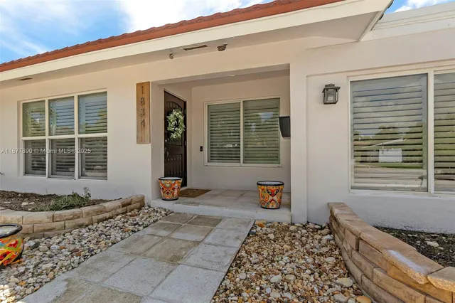 $789,900 | 1834 Northeast 34th Street, Oakland Park, FL 33306