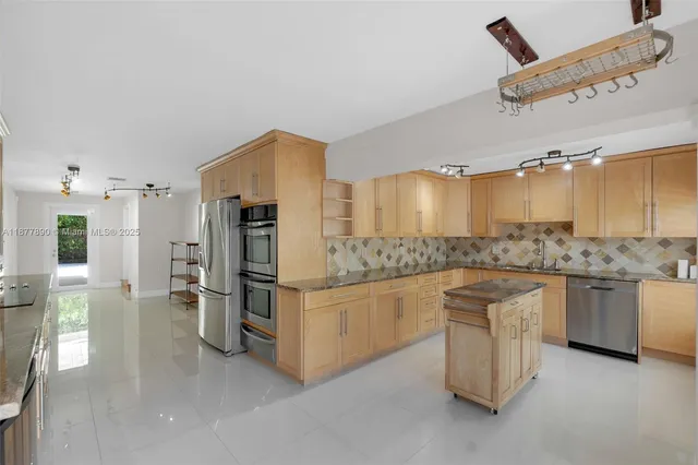 $789,900 | 1834 Northeast 34th Street, Oakland Park, FL 33306