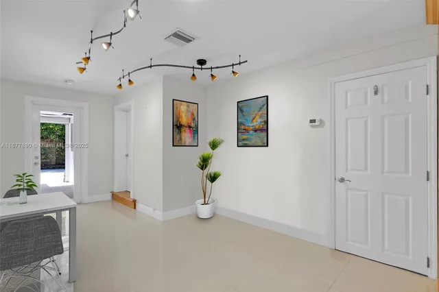 $789,900 | 1834 Northeast 34th Street, Oakland Park, FL 33306