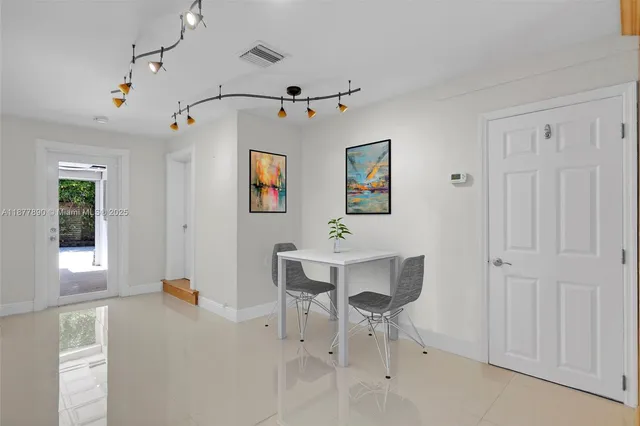 $789,900 | 1834 Northeast 34th Street, Oakland Park, FL 33306