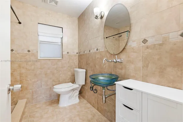 $789,900 | 1834 Northeast 34th Street, Oakland Park, FL 33306