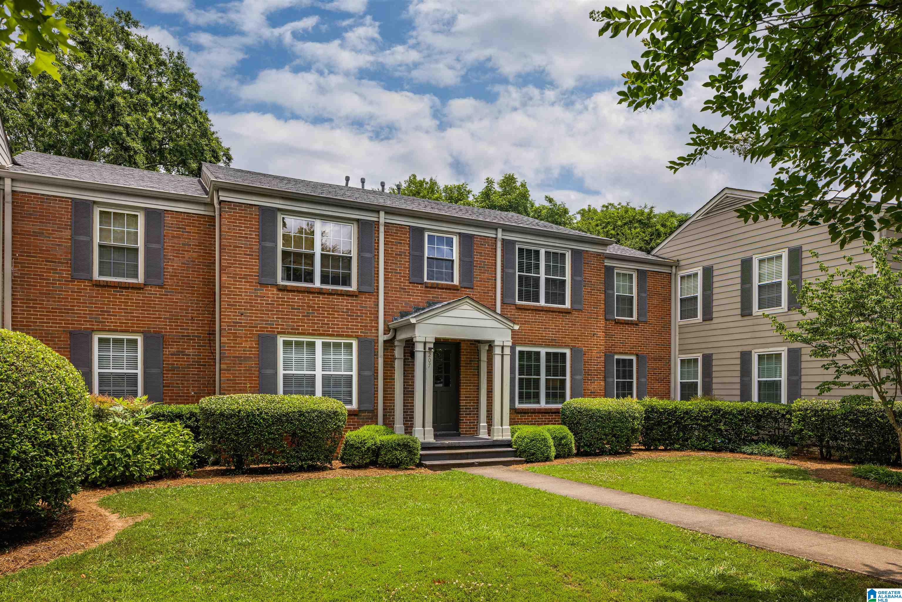207 Fox Hall Road, Unit B Mountain Brook, AL 35213 - Photo 3 of 16