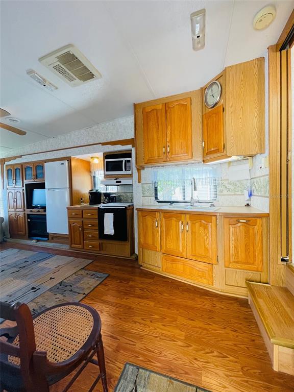 86 Eagle Point South Osteen, FL 32764 - Photo 11 of 18