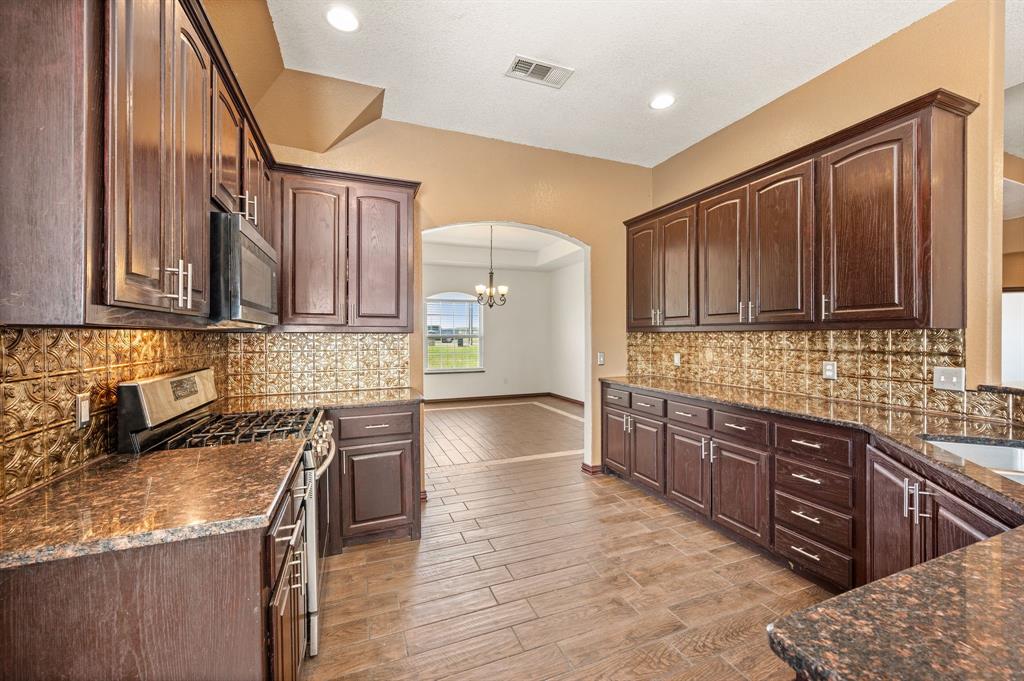 939 Old Reno Road Springtown, TX 76082 - Photo 11 of 23 Gallery Image 11