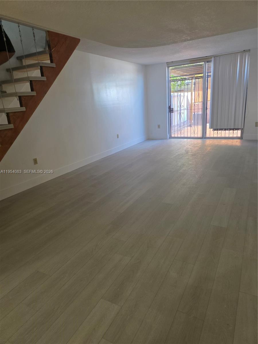 1095 West 40th Street, Unit 26 Hialeah, FL 33012 - Photo 2 of 11