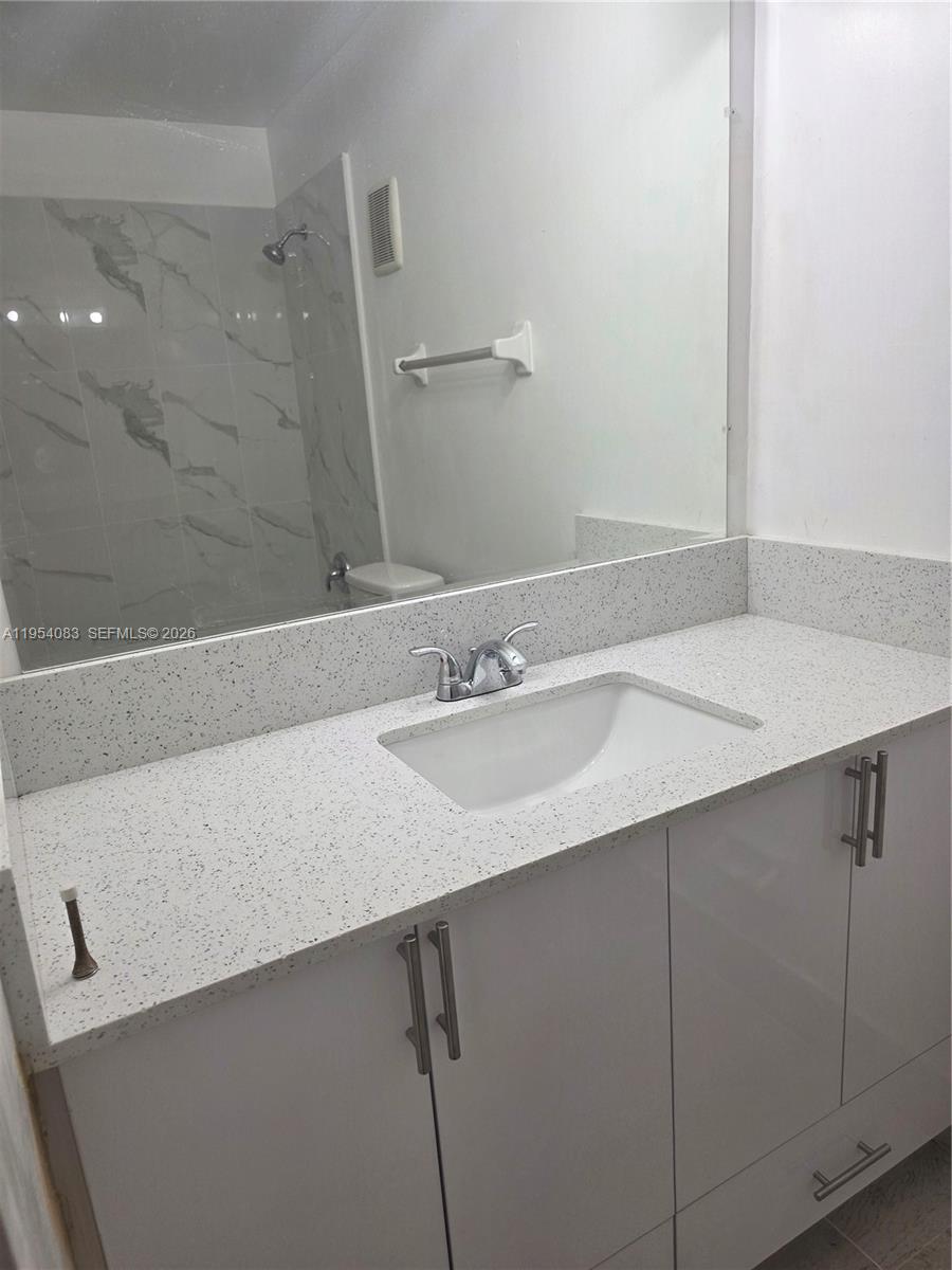 1095 West 40th Street, Unit 26 Hialeah, FL 33012 - Photo 7 of 11