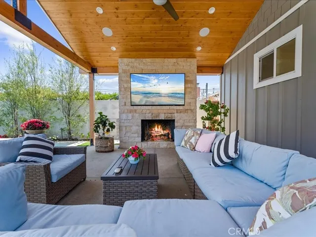 $2,700,000 | 168 Monte Vista Avenue, Costa Mesa, CA 92627