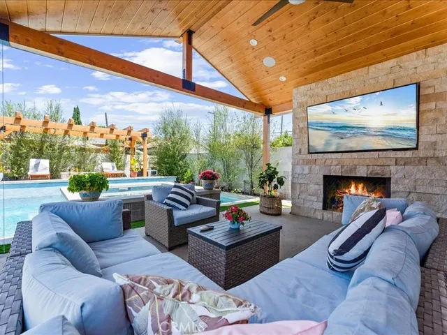 $2,700,000 | 168 Monte Vista Avenue, Costa Mesa, CA 92627