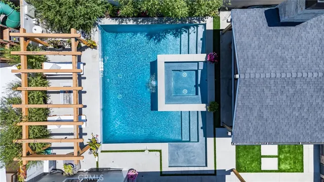 $2,700,000 | 168 Monte Vista Avenue, Costa Mesa, CA 92627