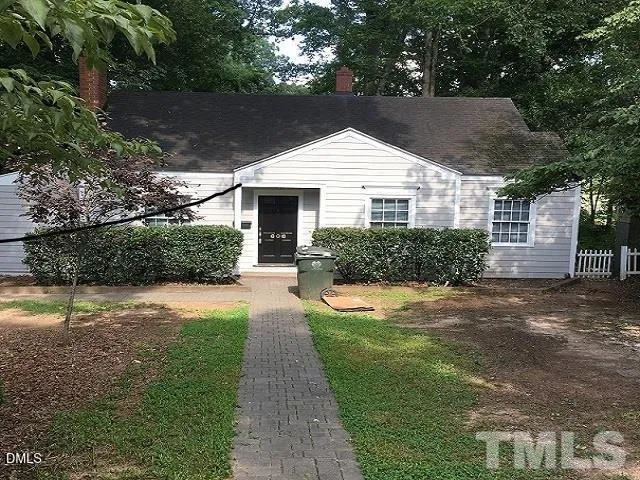 a view of backyard of house
