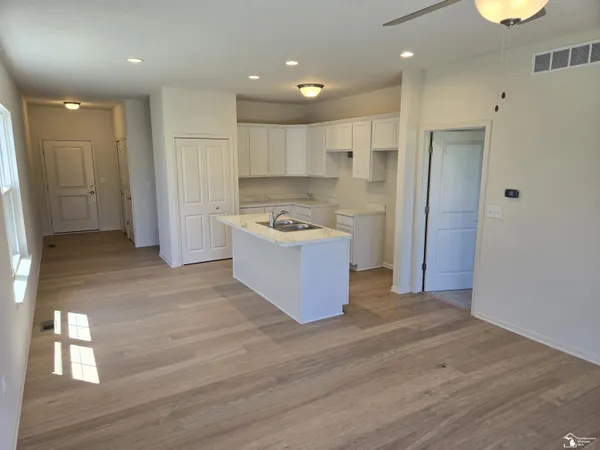 $279,000 | 807 Plum Vlg Drive, Unit 57, Monroe, MI 48161