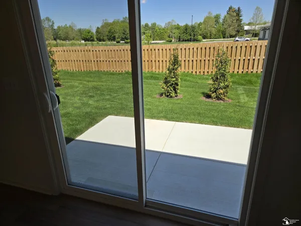 $279,000 | 807 Plum Vlg Drive, Unit 57, Monroe, MI 48161