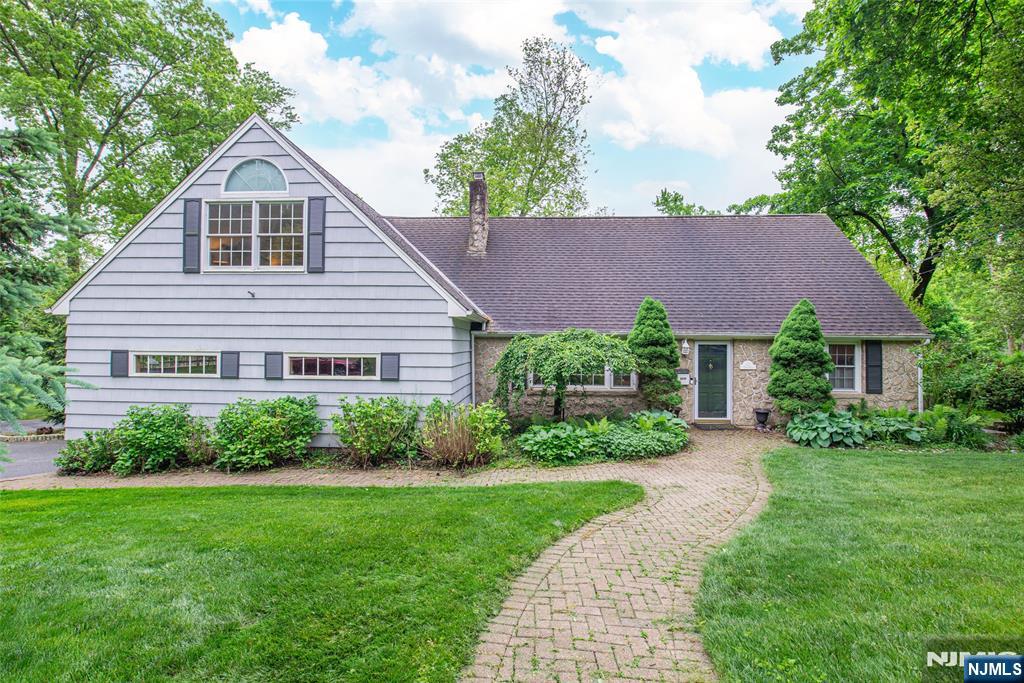 12 Yorke Road Mountain Lakes, NJ 07046 - Photo 1 of 31