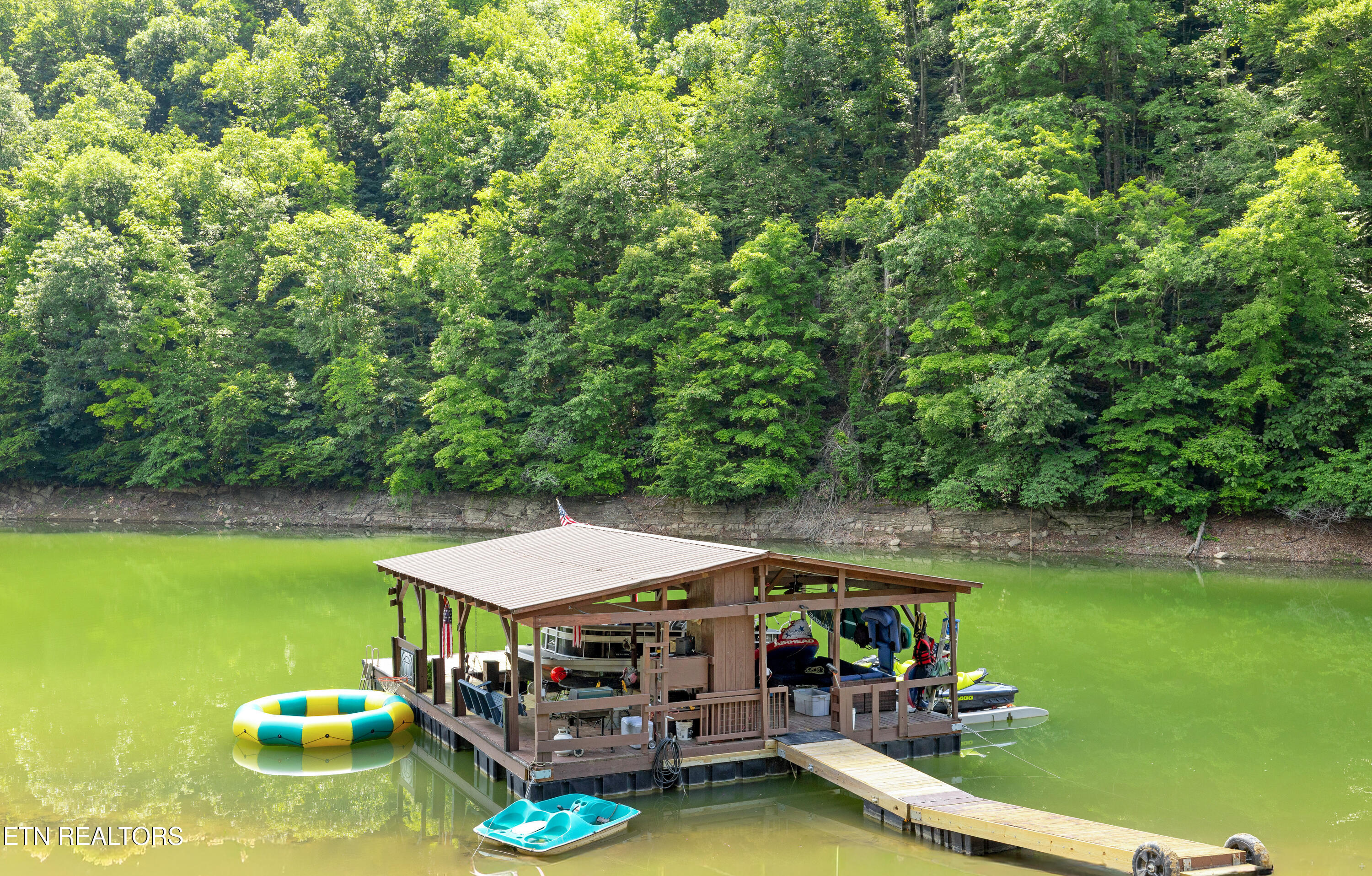 300 Black Fox Road Washburn, TN 37888 - Photo 47 of 53 Dock, large dock