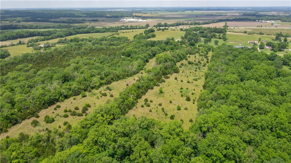 1986 Rock Creek Road Ottawa, KS 66067 - Photo 4 of 12