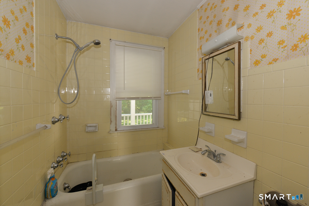 236 East Waterbury Road Naugatuck, CT 06770 - Photo 8 of 12 Gallery Image 8