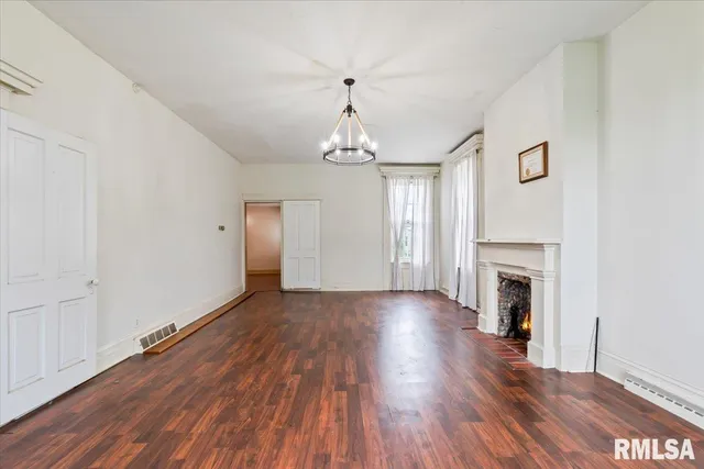 $220,999 | 4804 Northwest Boulevard, Davenport, IA 52806