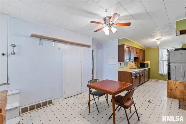 $220,999 | 4804 Northwest Boulevard, Davenport, IA 52806