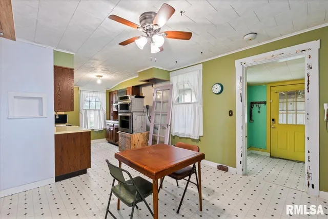 $220,999 | 4804 Northwest Boulevard, Davenport, IA 52806