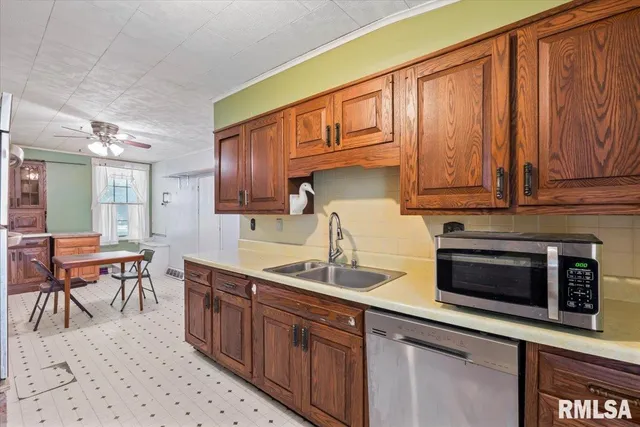 $220,999 | 4804 Northwest Boulevard, Davenport, IA 52806