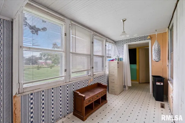 $220,999 | 4804 Northwest Boulevard, Davenport, IA 52806