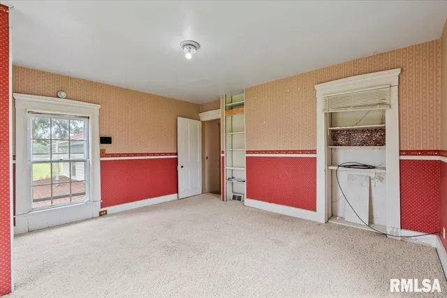 $220,999 | 4804 Northwest Boulevard, Davenport, IA 52806