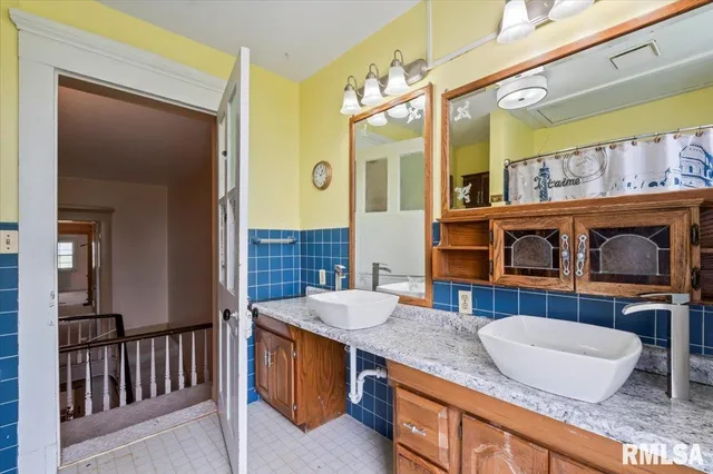 $220,999 | 4804 Northwest Boulevard, Davenport, IA 52806