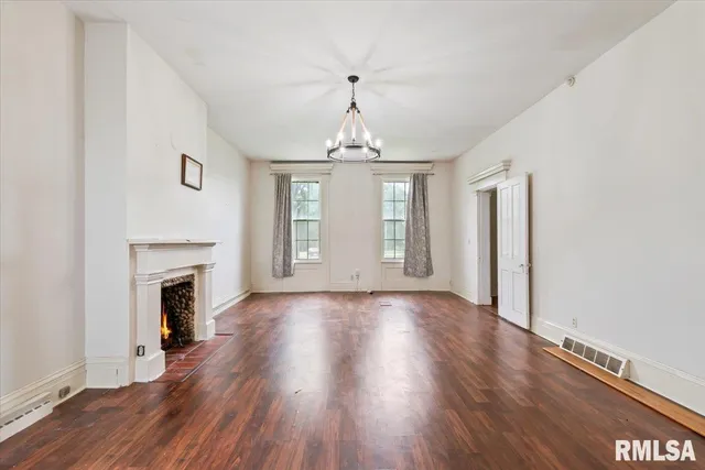 $220,999 | 4804 Northwest Boulevard, Davenport, IA 52806