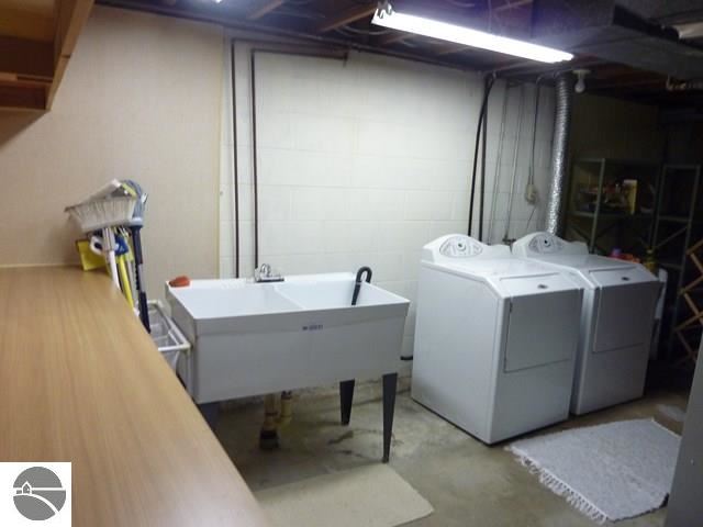 4080 East Millbrook Road Mount Pleasant, MI 48858 - Photo 9 of 51 1748770-8.JPG