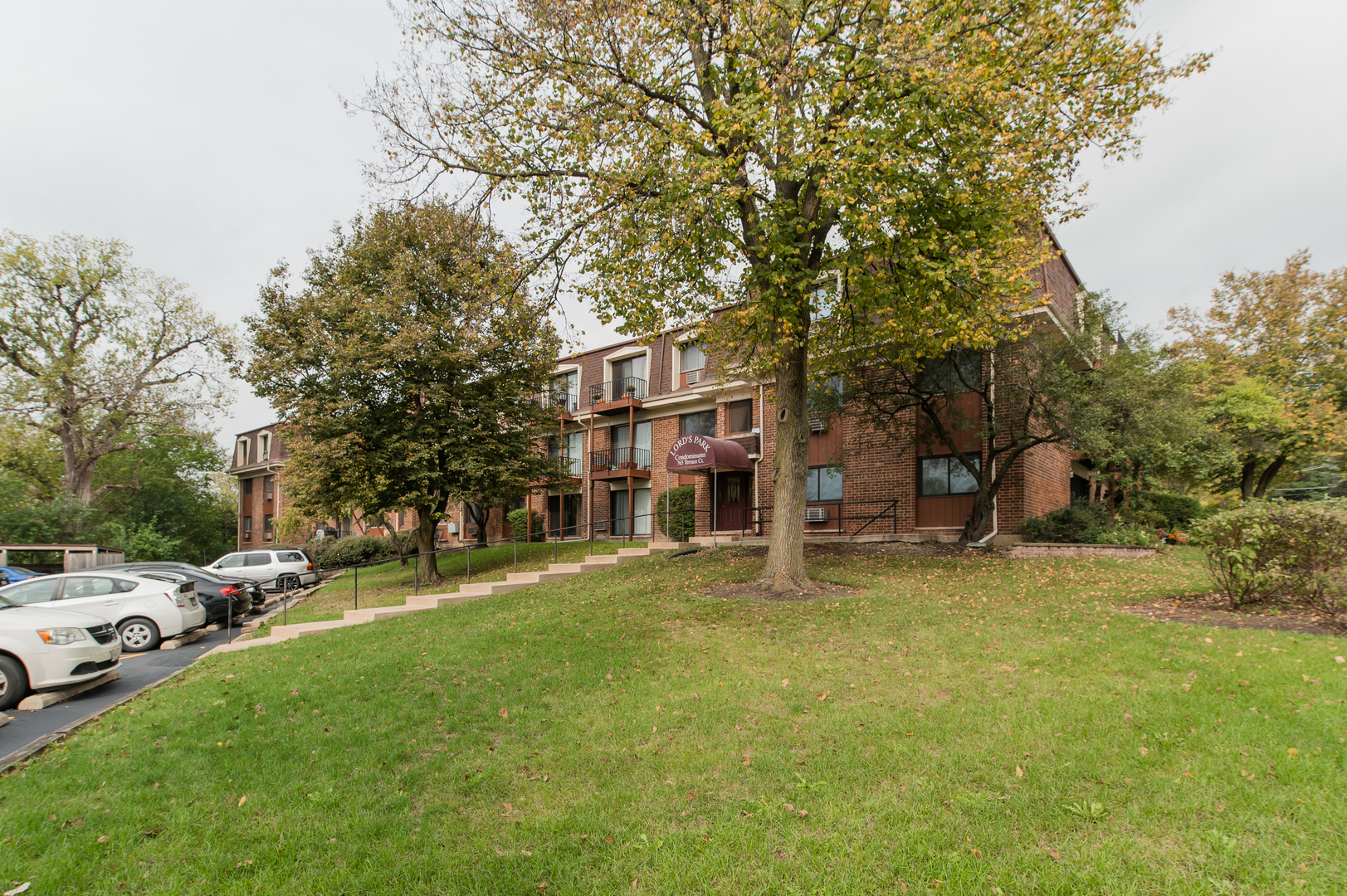 765 Terrace Court, Unit 206 Elgin, IL 60120 - Photo 2 of 31