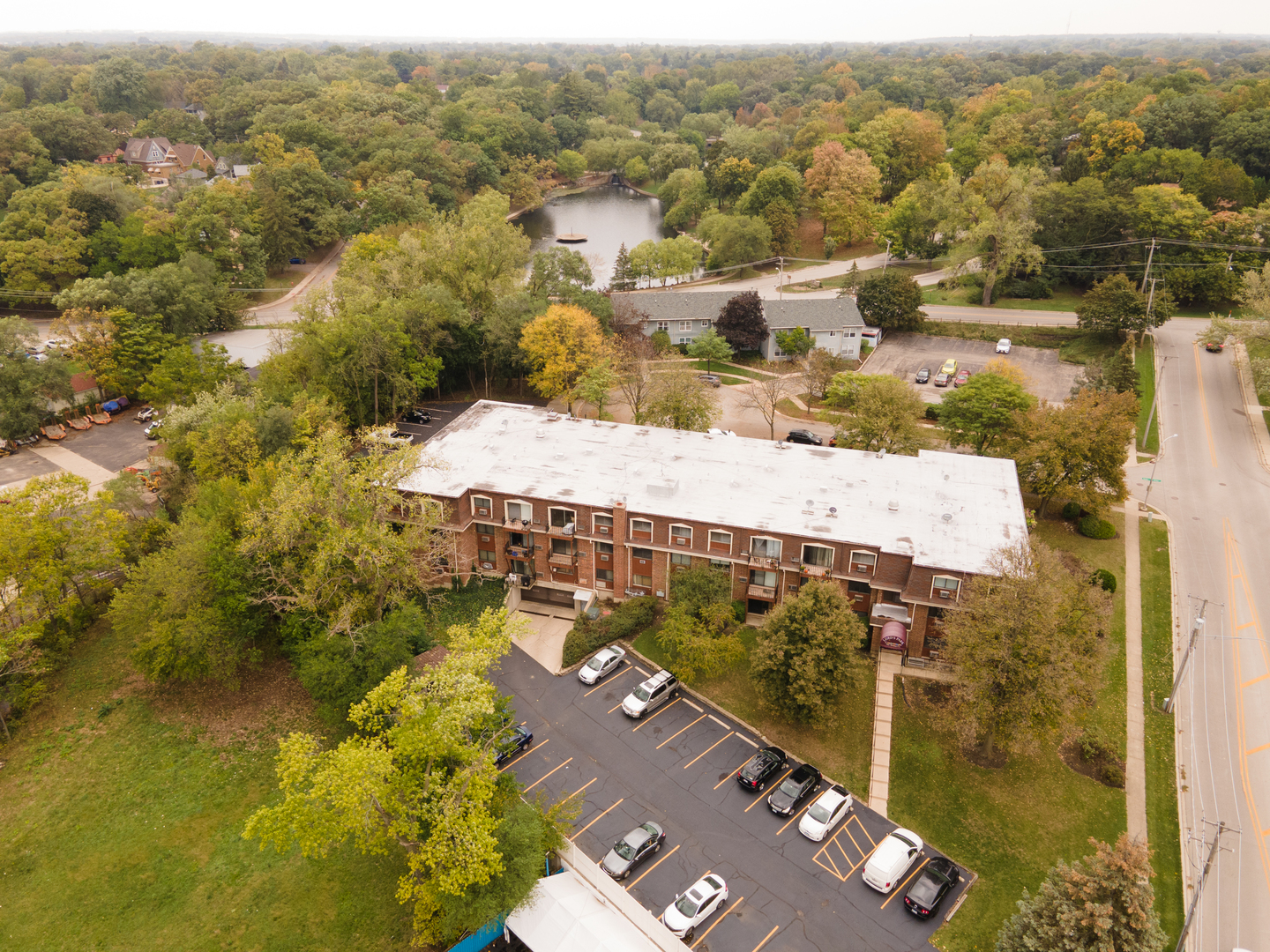 765 Terrace Court, Unit 206 Elgin, IL 60120 - Photo 24 of 31 an aerial view of residential houses with outdoor space