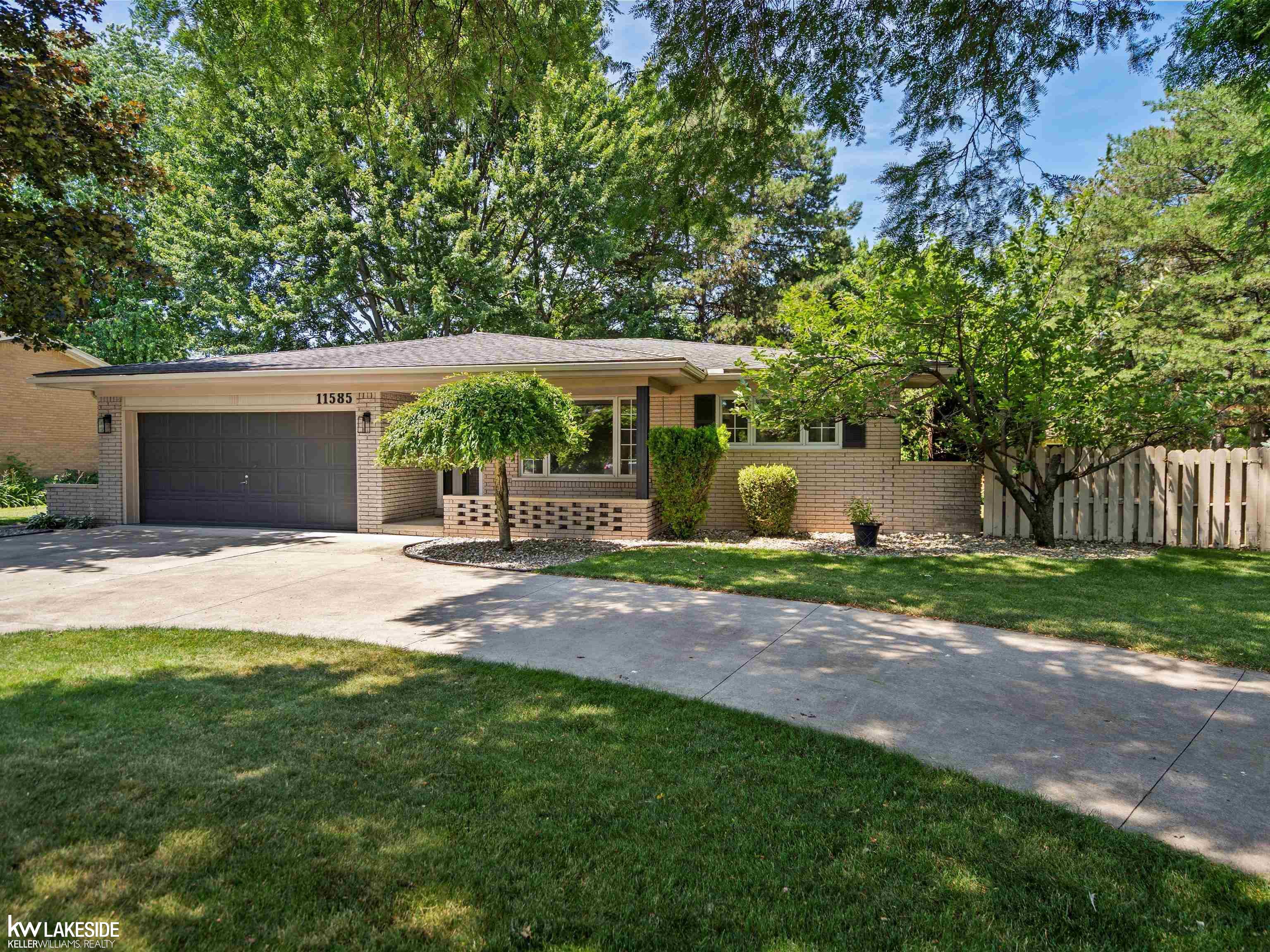 11585 Chicago Road Warren, MI 48093 - Photo 1 of 55