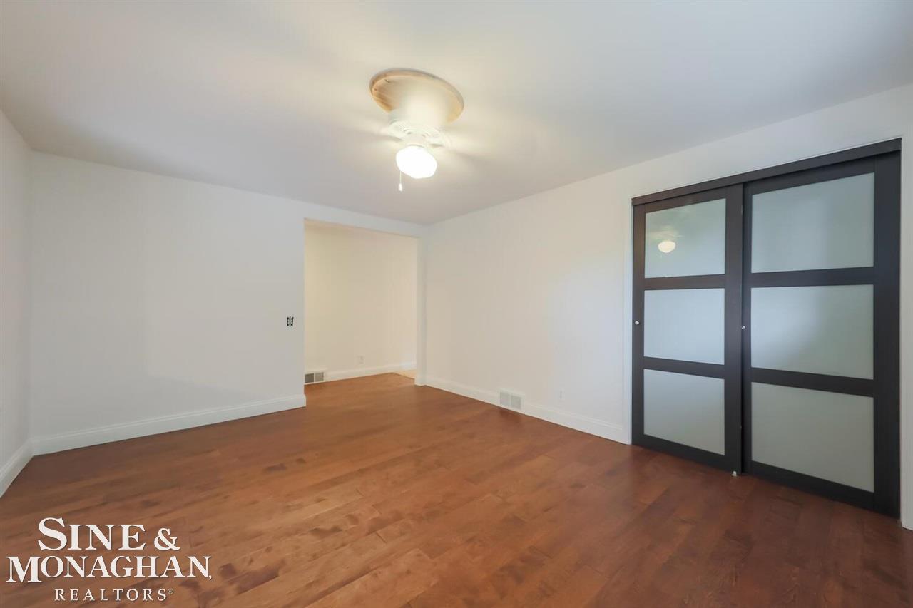 577 Cook Road Grosse Pointe, MI 48236 - Photo 19 of 37 50086309-18.JPG