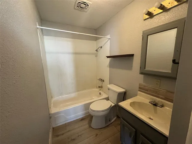 $215,000 | 402 North Hughes Street, Howe, TX 75459