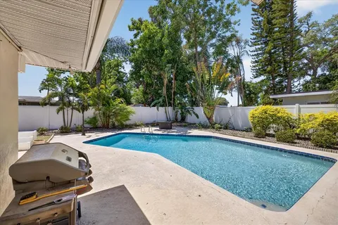 $499,000 | 3067 Kapok Kove Drive, Clearwater, FL 33759