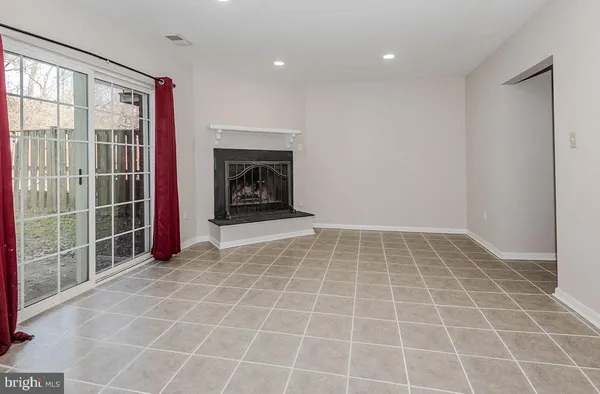 $2,950 | 1116 Soho Court, Unit 97, Crofton, MD 21054