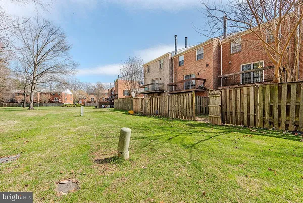 $2,950 | 1116 Soho Court, Unit 97, Crofton, MD 21054