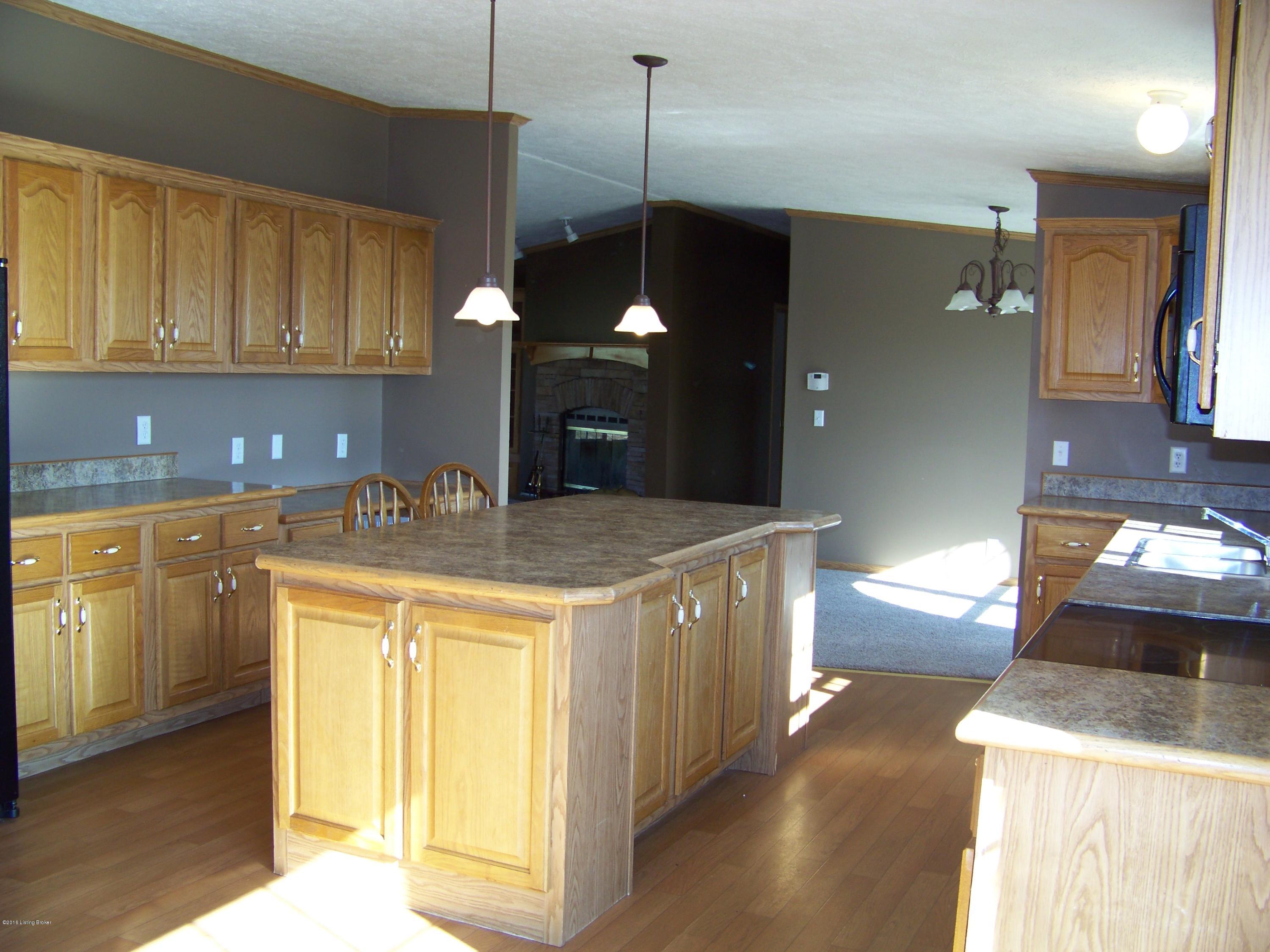 5491 Elizabethtown Road Clarkson, KY 42726 - Photo 6 of 32 006