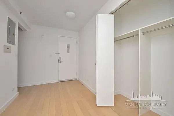 $4,350 | 222 East 39th Street, Unit 23E | Murray Hill