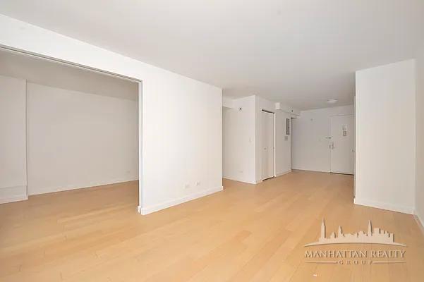 222 East 39th Street, Unit 23E Manhattan, NY 10016 - Photo 4 of 17 Photo 4