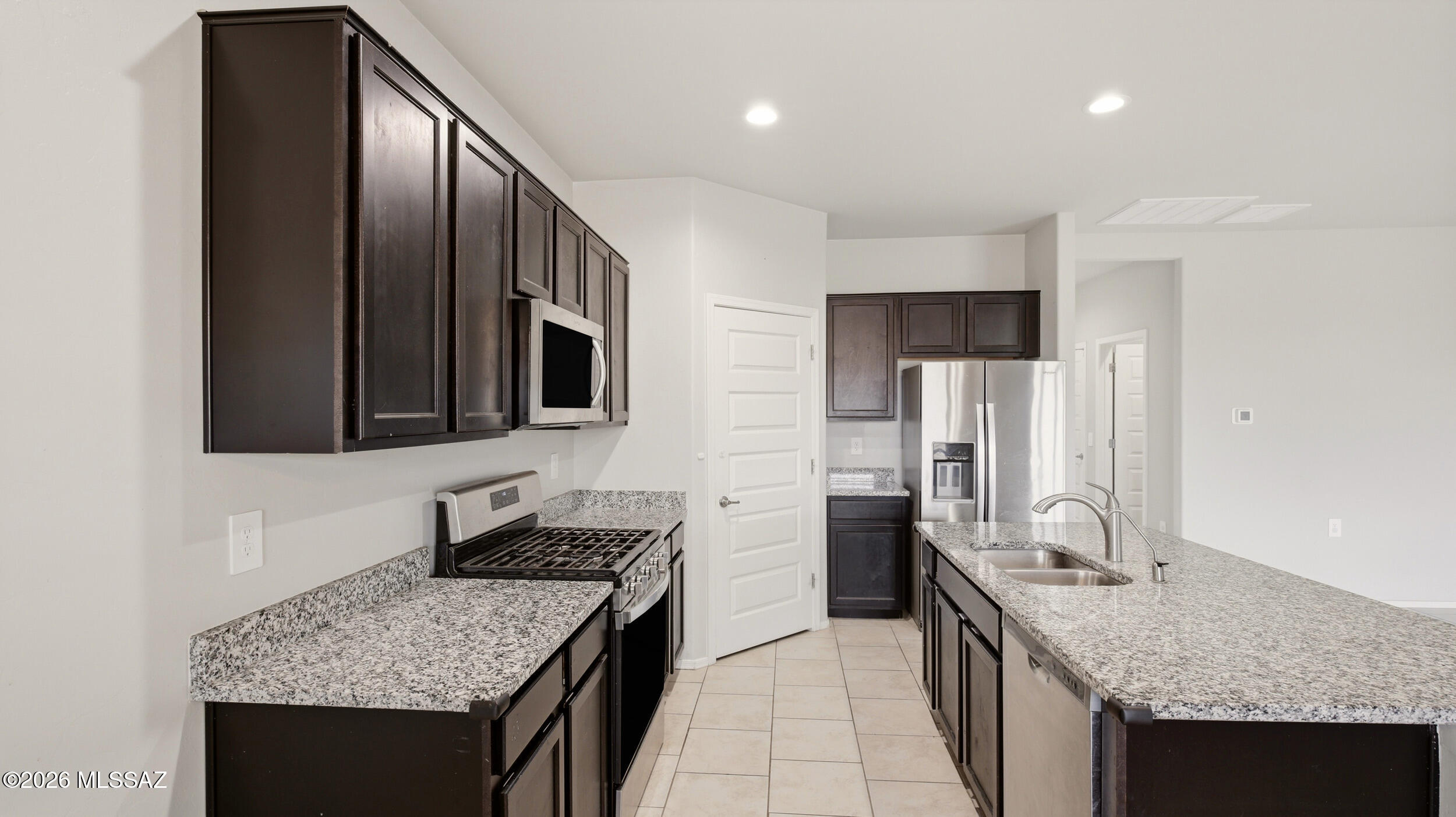 7220 South Draper Road Tucson, AZ 85757 - Photo 10 of 40 11_draper_008