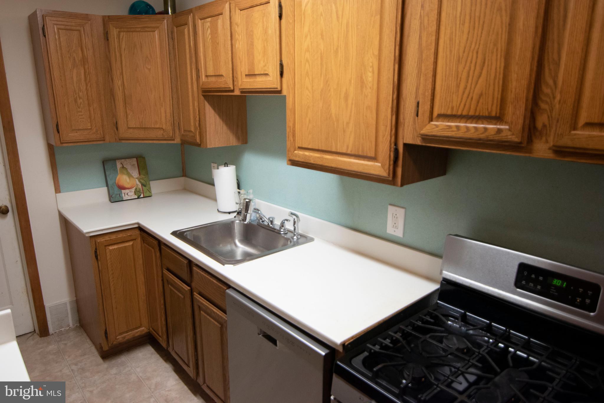 27 West Garrison Road Brookhaven, PA 19015 - Photo 11 of 20 Gallery Image 11