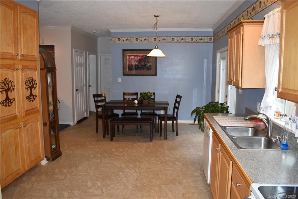 403 Randall Road Marion, NC 28752 - Photo 14 of 48 Gallery Image 14