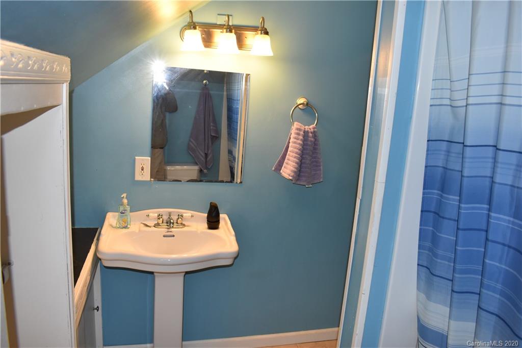 403 Randall Road Marion, NC 28752 - Photo 28 of 48 Gallery Image 28