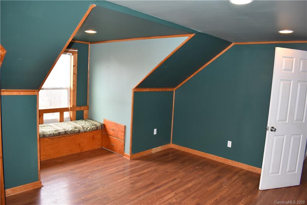 403 Randall Road Marion, NC 28752 - Photo 31 of 48 Gallery Image 31