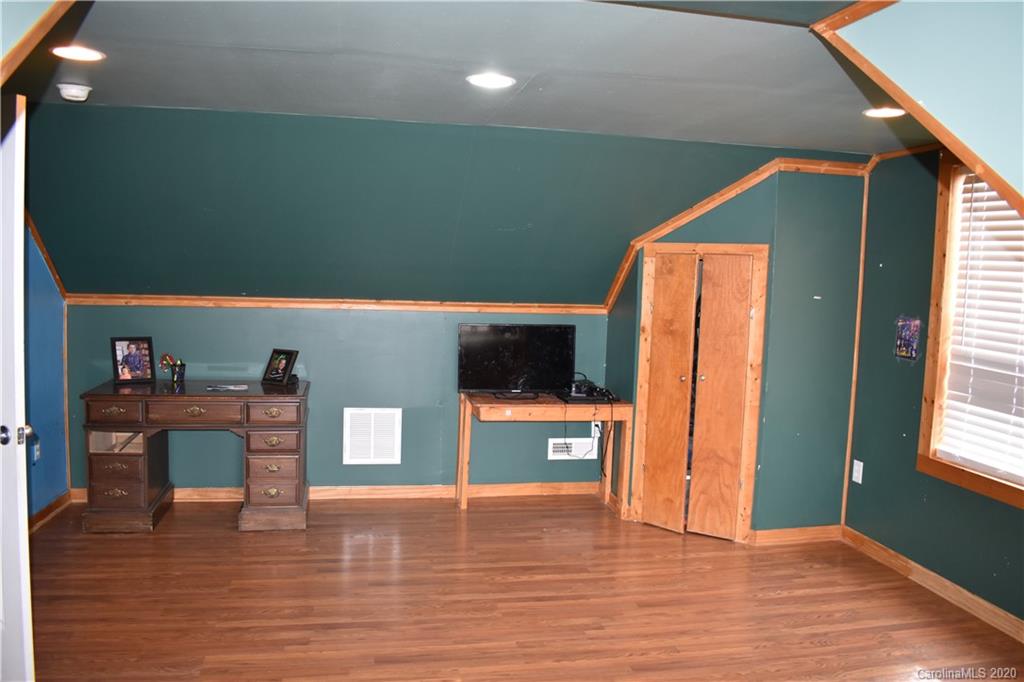 403 Randall Road Marion, NC 28752 - Photo 33 of 48 Gallery Image 33