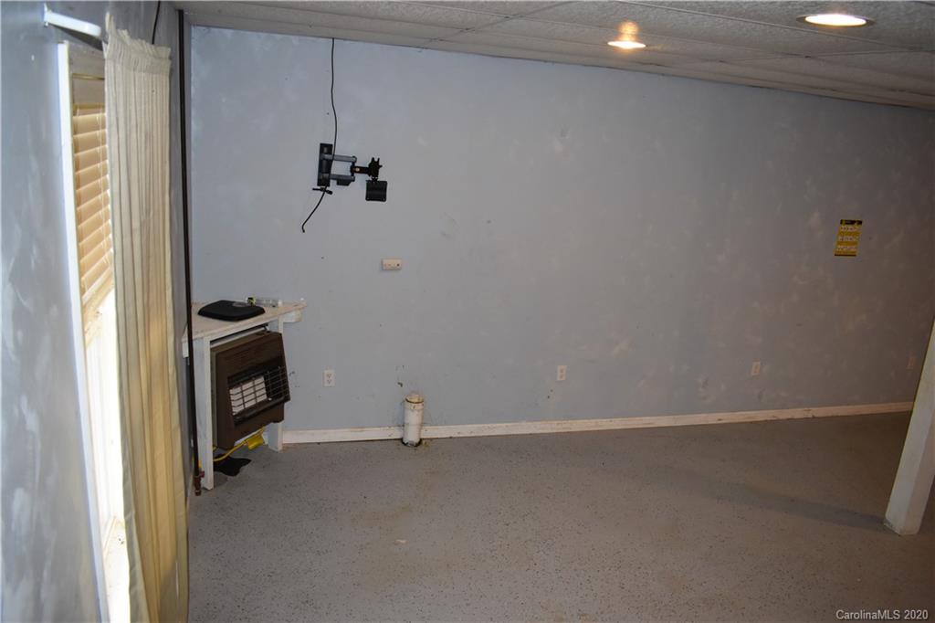 403 Randall Road Marion, NC 28752 - Photo 34 of 48 Gallery Image 34