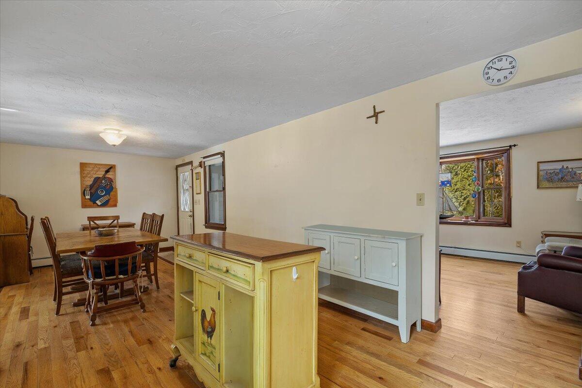 146 Clay Pond Road Buzzards Bay, MA 02532 - Photo 9 of 23 06-0021