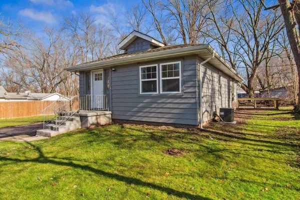 $1,800 | 4408 Ostedt Drive, Valparaiso, IN 46383